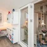 度假居 6 Person In