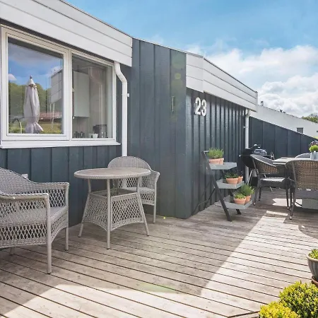 6 Person In * Sjolund